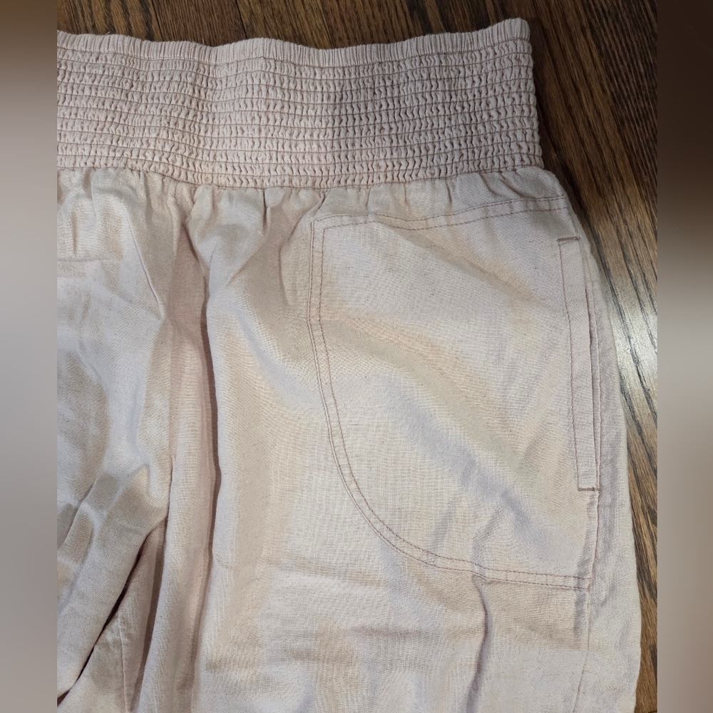 Anthropologie Light Blush Pink Smocked Waist Capris - Picture 2 of 4
